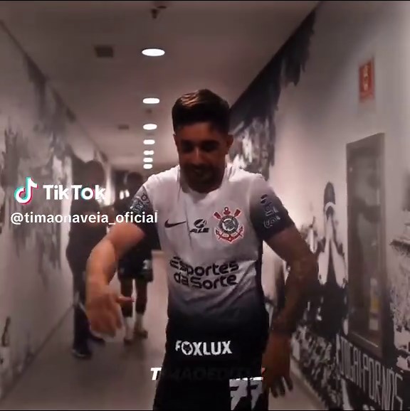 Passionate Corinthians Fans Celebrate with Edits