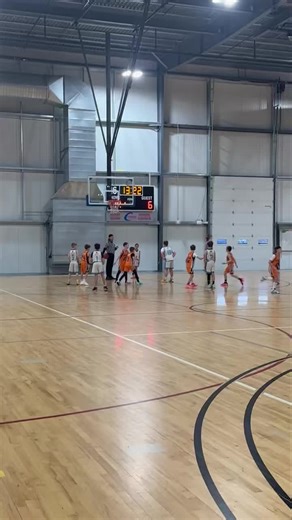 united hoops on Instagram: "Quad City Classic! 🏀 TBK Sports Complex @Bettendorf, IA. January 17th-18th #UnitedHoops #ChampionshipSunday 🏆 8:00am Court 6 4th grade boys PV Spartans Va Washington Orange PV Spartans with great teamwork #0 with a sneaky drop down pass to #19 which gets them two points 🏀🔥⛹🏼‍♂️"