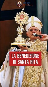 Receive the blessing with the relic of Saint Rita #santarita #santaritadecasia #santaritadacascia