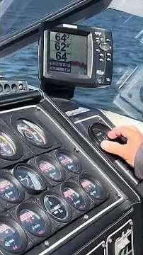 Formula 272 a quick run up to 65mph #classicboat #boating #topgun