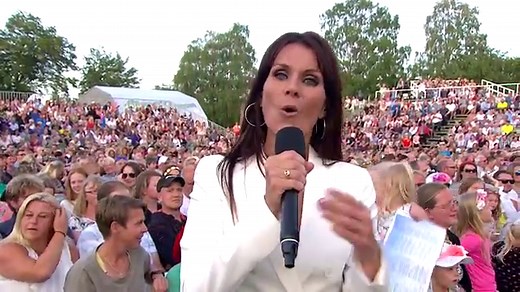 11-Year-Old Girl Singing Elvis Tune Sounds Just Like The King Himself