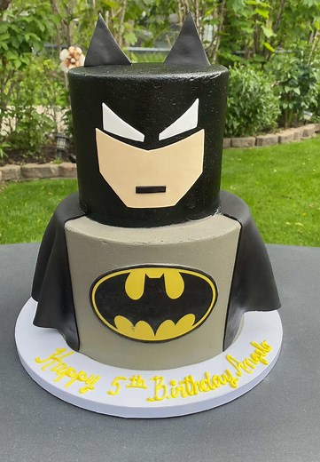 Step-by-Step Batman Cake Decorating Tutorial