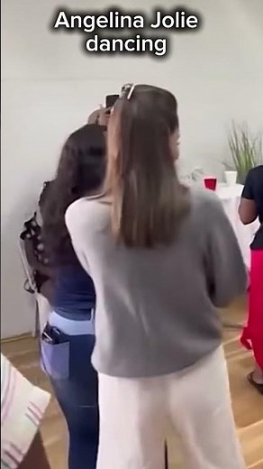 ANGELINA JOLIE DANCING WITH HER DAUGHTER ZAHARA