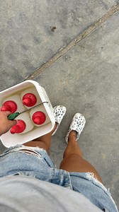 It ain’t always sunshine and rainbows over here, shit happens; sometimes quite literally. 💩 Even though my life ain’t always the prettiest, I can argue that it’s pretty damn good. But how about those Mormon wives?! 👀 Anyone else watching that show??? | Modern-day Farm Chick