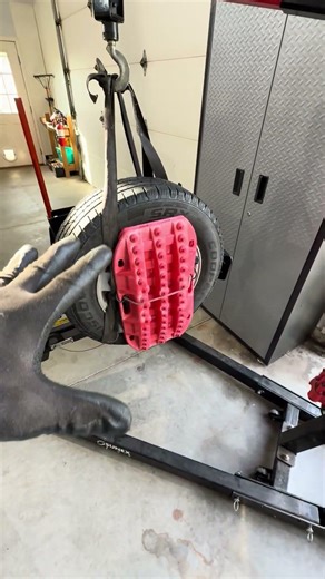 Element DIY is getting new struts