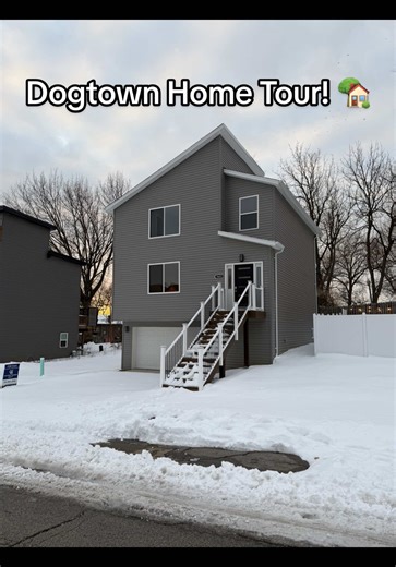Come for a tour of this Dogtown home! 🏡 Would you live here? 🤔 Listed by: Erika Lovelace | 936-332-6100 #hometour #stl #housetour #homevideo #realestate