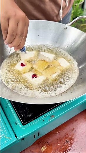 Slowly turning into red, this is a bit strange😖#lempardadu