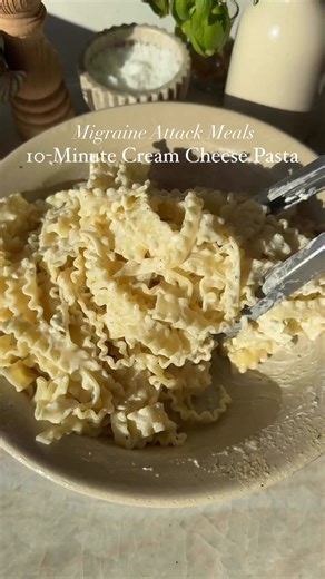 Migraine Attack Meals: 10 Minute Cream Cheese Pasta - one pot, 5 ingredients, and a great comfort food. Recipe link in comments, or comment RECIPE to have it sent to your inbox. Pasta is my ultimate comfort food for the period right after an attack that can feel like a hangover (postdrome) and I actually love a simple creamy pasta on high nausea days too (fun fact - this is actually how classic Alfredo sauce was invented). With this recipe we take a lot of short cuts with ginger powder and using