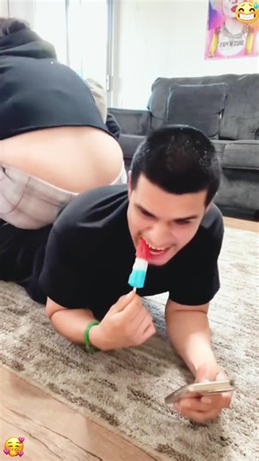 The funniest couples prank “their energy” 😂😂☝️#funny #foryoupage #trending #viral #scared