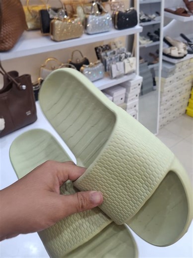 Sandal Harian riangan busa premium import #sandalharian #miniso #sandalminiso