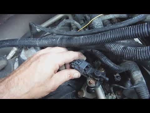 Replacing Fuel Rail Pressure Sensor CODE P0191. #PO191 #P0191 #ODBCODES #odb #reader #repairs #car