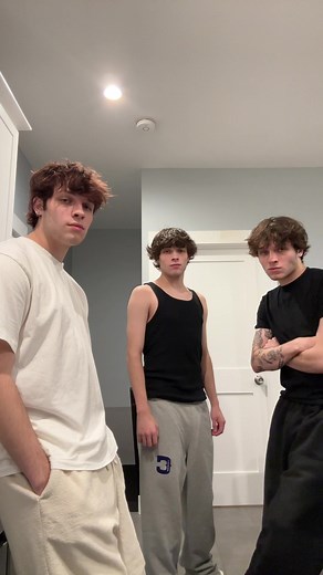 Waiting for the Mac n Cheese - Sturniolo Triplets Cooking Fun