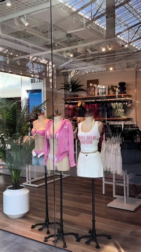 It’s time for fun in the sun! 🌞 Curate the perfect spring break beach look now @hollister and @aerie, from polka dot bikinis and sunglasses to crochet tops and leopard print sandals. #springbreak #swimmingwear #hollister #aerie #beach