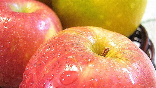 Apples vs. Oranges: Which Is the Healthier Choice?