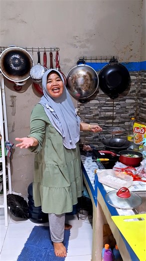 Mama lagi masak ayah tinggal makan #shorts