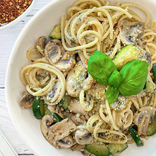 Easy Mushroom Zucchini Pasta