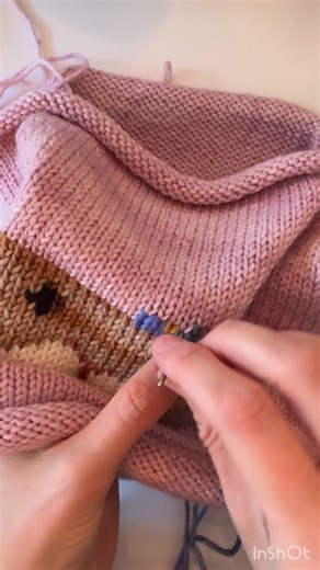 Duplicate stitching slowly 💫 Some of you have requested some slower videos where I show my duplicate stitching, so here it is 🤗 I come up at the bottom of the knit stitch, then go under both legs and then go back down to the bottom…. I try to move horizontally first and not vertically, I find my stitches are more even that way ☺️ | JackiBean