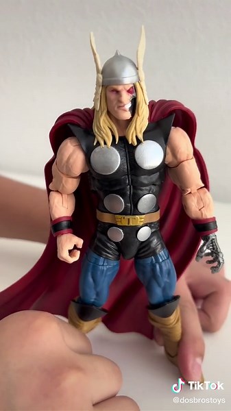 Unboxing THOR MARVEL’S RAGNAROK Action Figure!