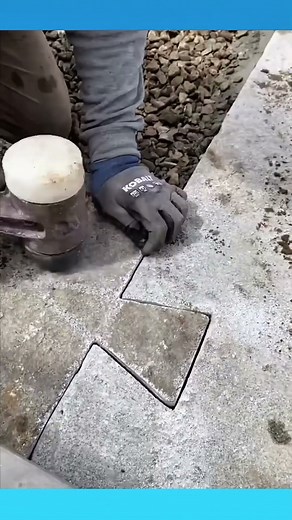 Cut concrete blocks are shaped together to form an integrated locking system for solid construction