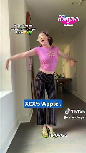 Roblox is getting sued over the viral CharliXCX 'Apple' dance #news #roblox #apple