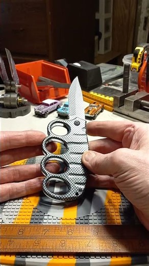 Mystery box finger remover #mysterybox #knifereview #guillotine #dangerous #cheap #brassknuckles