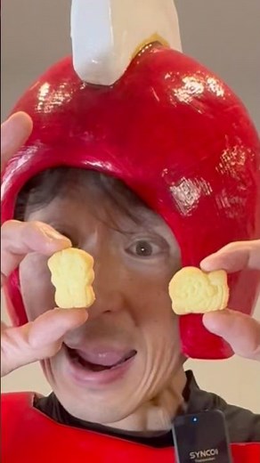 アンパンマンビスケットを食べるasmr咀嚼音shorts動画です。 #asmr #咀嚼音 #アンパンマン