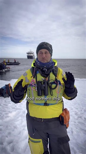 On the West Coast of Greenland, our Expedition Guide Marcus landed on the perfect ice floe and shared his love for the wildlife that call this frozen world home ❄️ Thank you to @mcburneyphotography for capturing this story in Greenland 📸 | HX Expeditions