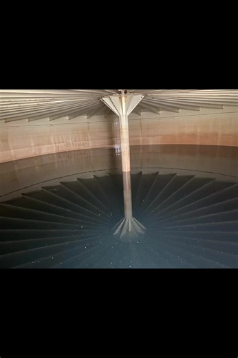 Inside a Water Tower: Aquamarine Submechanophobia Scene
