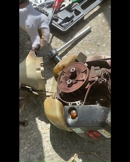 草刈り機のクラッチ交換