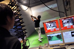 アタマを動かさないほど軸が乱れます(1/6)