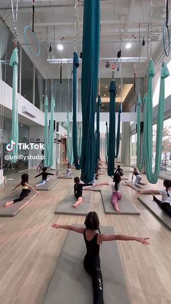Have fun every day here. ✨💕 #unifly #uniflyhealthstylestudio #activitiesforkids #aerialyogakids