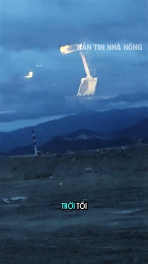 Thought this excavator was working in heaven