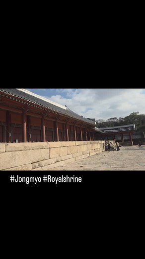 Today’s walk at Jongmyo Shrine, part of our Save Sewoon District...