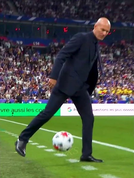 When Zidane Gets Bored 🤯