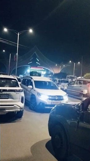 Nepal border baki jankari ke liye discription ko dekhe.Nepal hum apne car se aaye hai🇳🇵