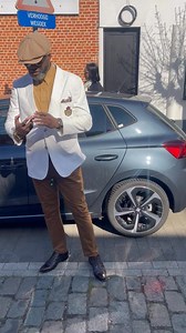 Permis de conduire: il faut passer un test écrit avec au moins 12 points sur 20 questions (sur ordinateur) et un test pratique. Après, vos empreintes sont prises avec photos et le retrait du permis vient 24h après. Faut programmer une demi-journée pour ça 😜. Mais bon, la carte est d une très bonne qualité. Merci à Mr JP Bemba, ministre de transport | Anthony Desonpere