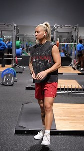 pull workout from yesterday 🔥 ICYMI: all programs are 50% off till tomorrow if you use the code “AUGUST” 👀 link in bio to check them out! full outfit is @youngla & dropping 8/6!!! dark night tank - small marathon shorts - medium code “ELLEN” to save 15% hope everyone has a great weekend!!! | Ellen Nieman Fitness