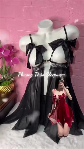 ✨ Siêu phẩm váy ngủ vừa về là thấy mê liền 😍 Voan xuyên thấu phối ren cao cấp, thiết kế hở ngực tinh tế – gợi cảm mà vẫn sang 💕