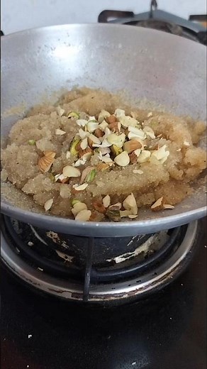 Suji Halwa Recipe | Rawa Sheera | Easy & Tasty Indian Dessert 🍮