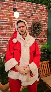 Pov: Papá Noel después de las 00:00 🎅😂 ¡Desde #SX1D les deseamos una FELIZ NAVIDAD! 🎄✨️ @telefuturo @heifilms @masche_py | Solo por unos dias