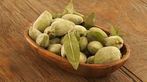 8 reasons why eating 'kacha badam' can prove to be healthy