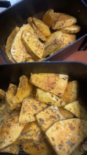 OMAD Shaggy Locs just Seasoned His Jamaican Bread Fruit Ready 2 Air Fry Them Yummy 😋 Jamaica 🇯🇲