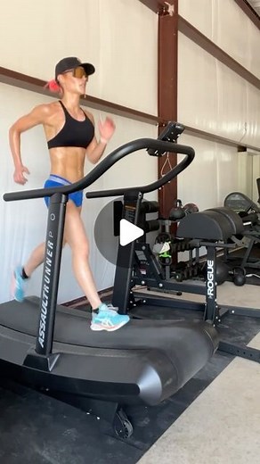 Natalie Eva Marie on Instagram: "You guys already know Sundays are our most important workout of the week🙏🏼🇺🇸 @nemfit there is 𝒏𝒐 𝒆𝒒𝒖𝒊𝒑𝒎𝒆𝒏𝒕 needed for this Workout of the day so everyone can do it👊🏼 - Every Sunday is a “HERO WORKOUT” dedicated to a fallen first responder or member of the military who has died in the line of duty. Some of the hero metcons are “official” CrossFit Hero WODs (meaning they have appeared on the CrossFit Main Site). - 🙏🏼🇺🇸“LOREDO” 🇺🇸🙏🏼 - 6 Roun