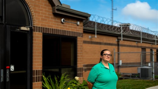 How a former Ohio corrections officer became a prison drug smuggler