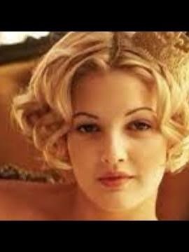 13 Sexy Photos of Drew Barrymore