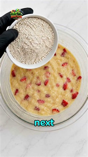 Healthy Banana Strawberry Cake!! #health #recipe #nutrition #shortsfeed #healthshorts