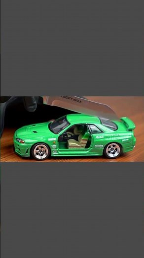 Slicing A Green car cake