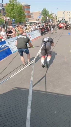 20,000 KG Truck vs Peter Juhasz #beast #strength
