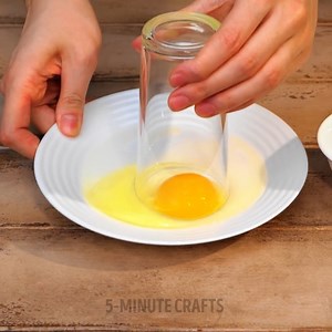 77K views · 140 reactions | How to separate eggs | 3-Minute Hacks | Facebook