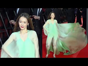 菊地凛子、美スタイル透け見えドレスで圧巻オーラ 華麗な風格でレカペに堂々登場 『第37回東京国際映画祭』レッドカーペット